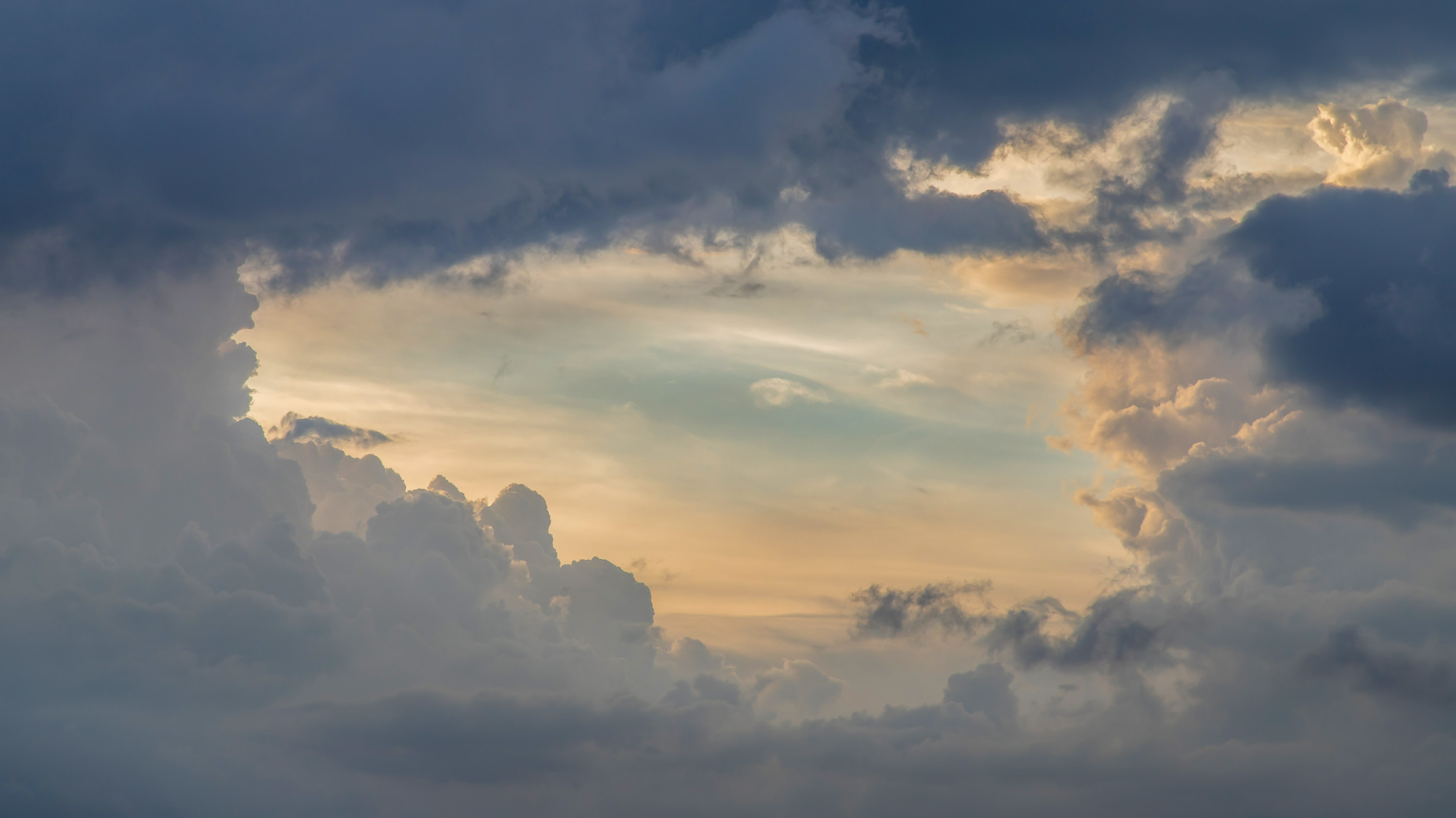 sun shines through the clouds